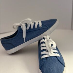 Nautica Lily Mae Blue and White Women's Sneakers Size 9